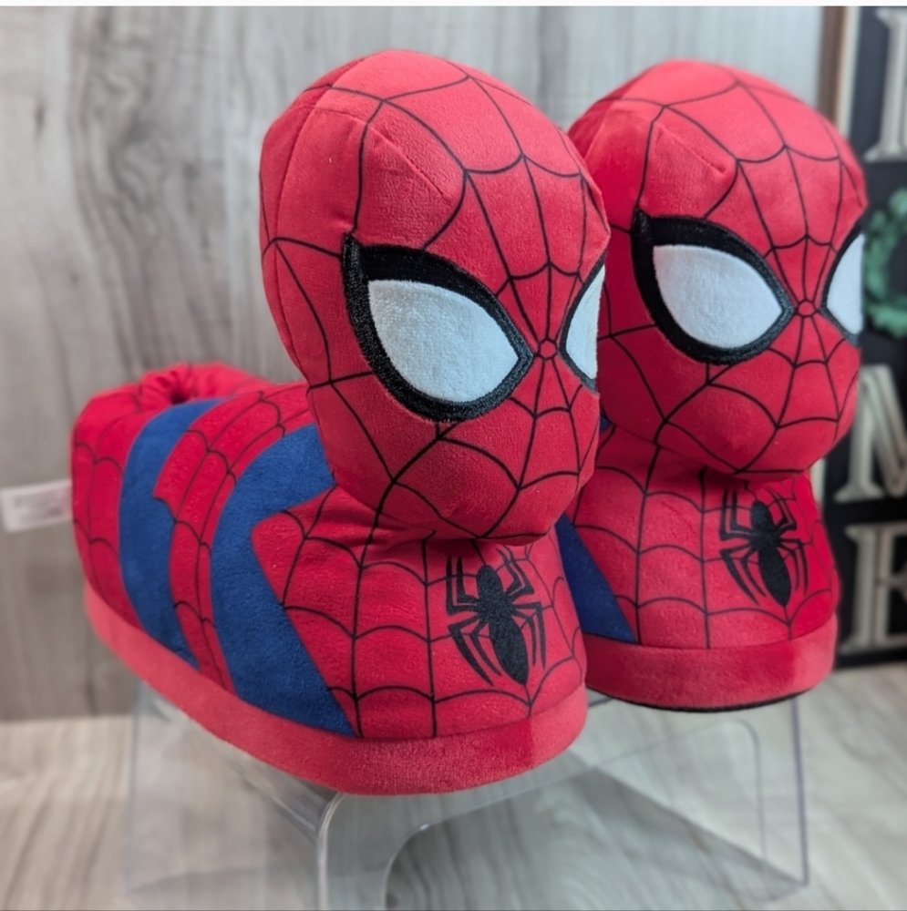 Adult SPIDERMAN Slippers Size M/L By Happy Feet